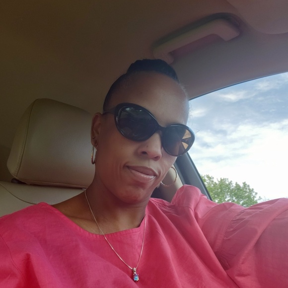 Meet your Posher, Jeneen - Picture 1 of 1